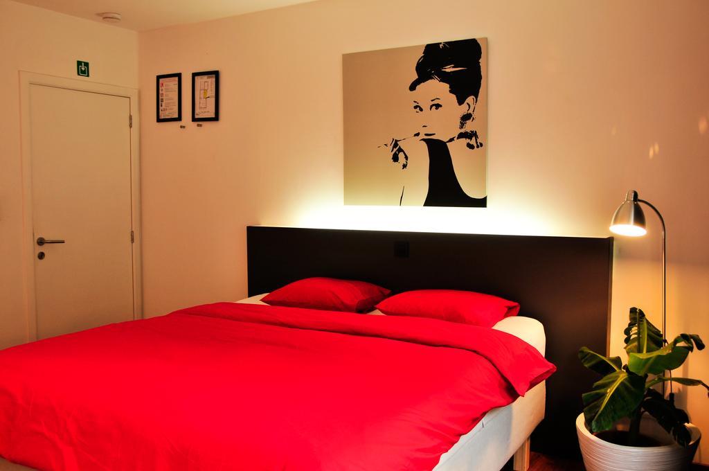 Bed and Breakfast Logies Zen Aan Zee Ostende Pokoj fotografie